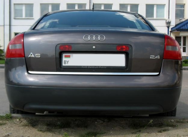 Продам Audi A6 черный седан,  1999 3