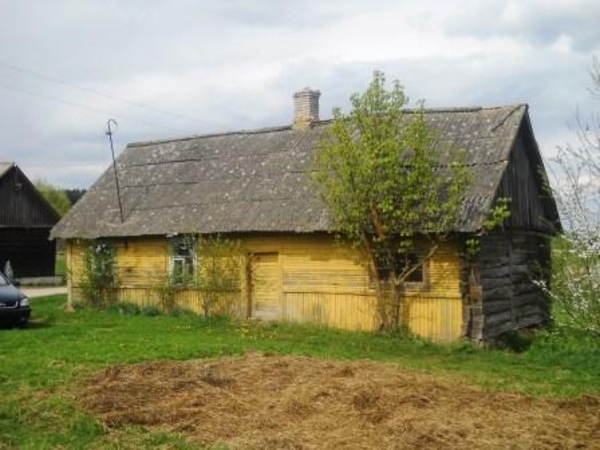 дом в деревне Кавняны